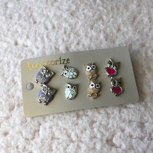 Accessorize owl earring set!